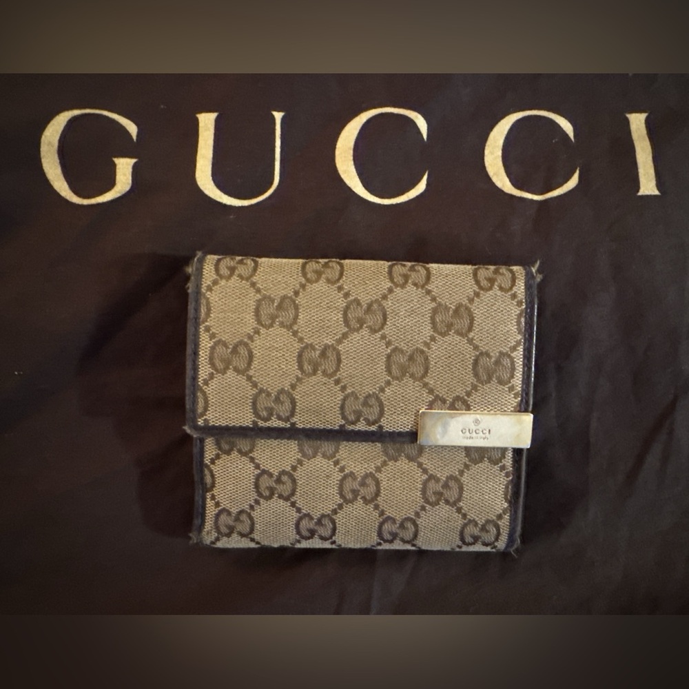 Gucci vintage wallet